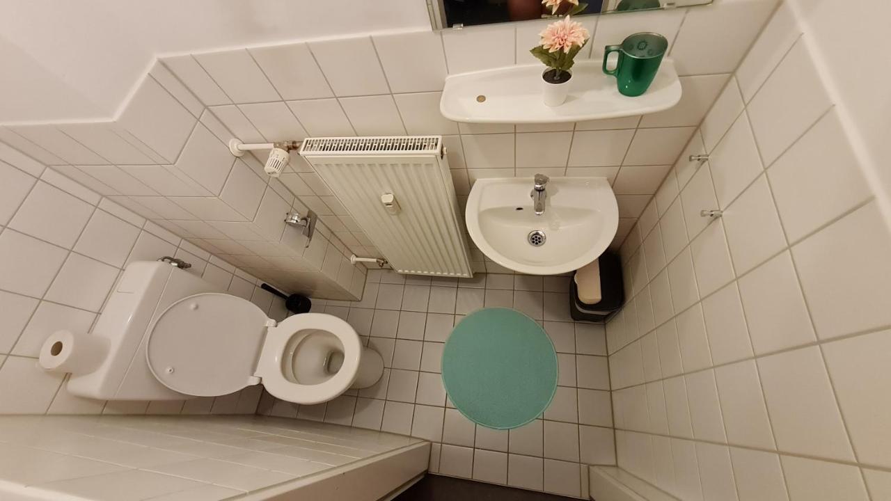 Homestay Akropolitan Schoenes In Einer Mit Eigenem Grossen Garten Munich